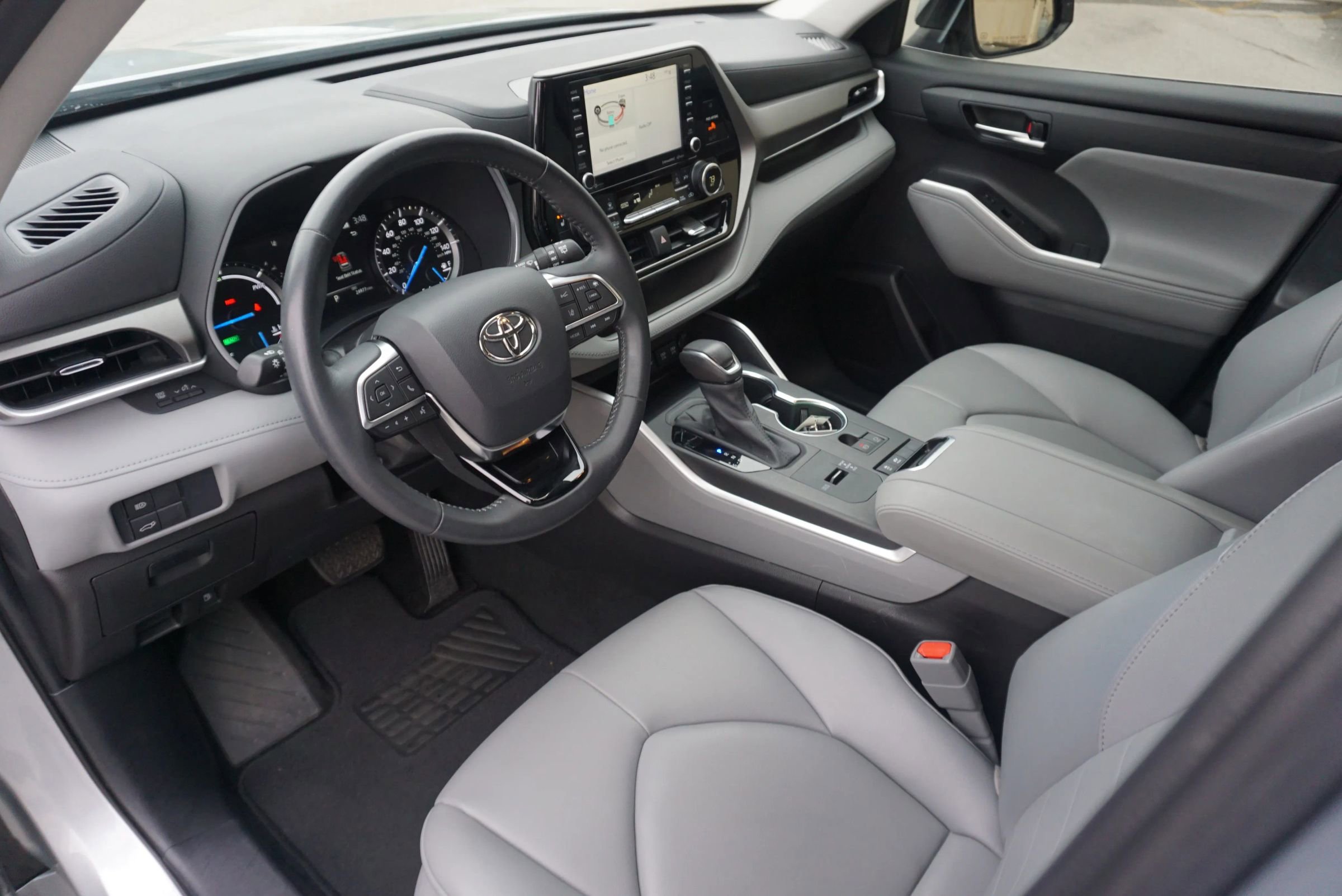 Used 2021 Toyota Highlander XLE image 31