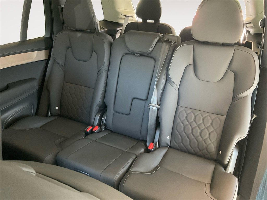 New 2026 Volvo XC90 B6 Plus w/ Protection Package Premier image 13