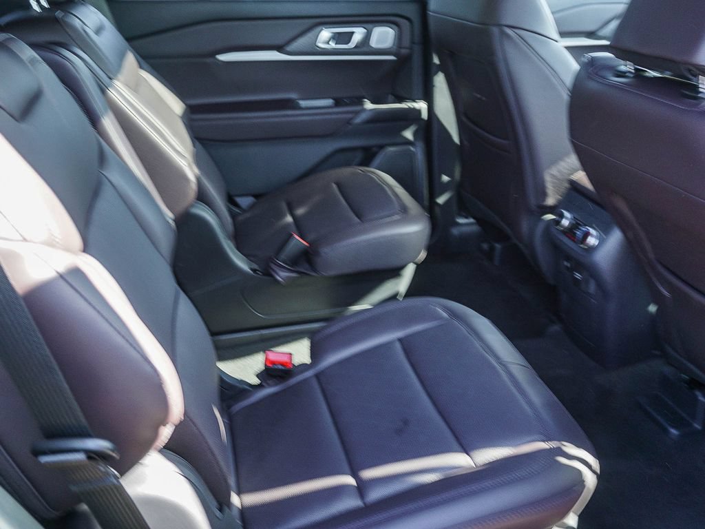 New 2026 Ford Explorer Platinum RWD image 13