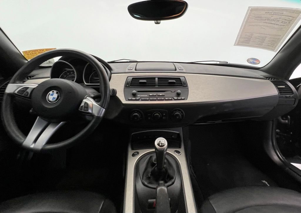 Used 2005 BMW Z4 3.0i RWD image 14