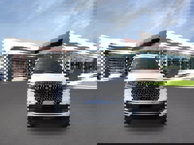 New 2025 Lincoln Navigator L Reserve AWD/4WD image 6