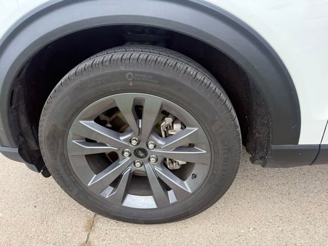 Used 2023 Ford Explorer XLT w/ Equipment Group 202A AWD/4WD image 7