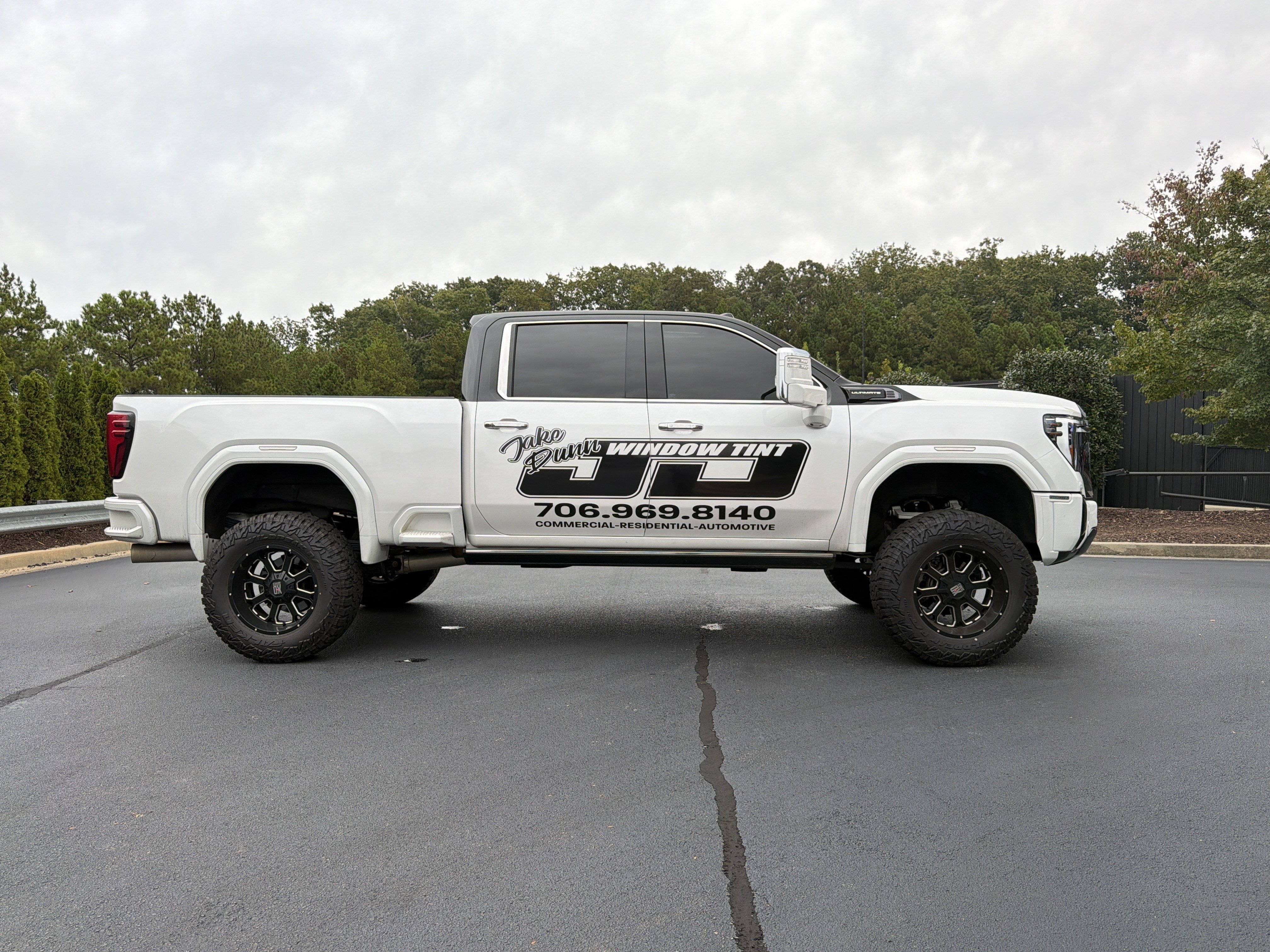 Used 2024 GMC Sierra 2500 Denali Ultimate AWD/4WD image 5
