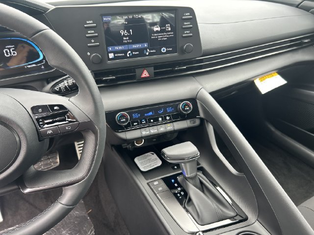 New 2026 Hyundai Elantra Sport FWD image 30