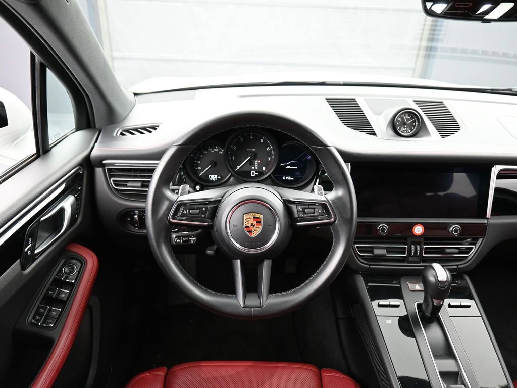 Certified 2023 Porsche Macan Turbo image 18