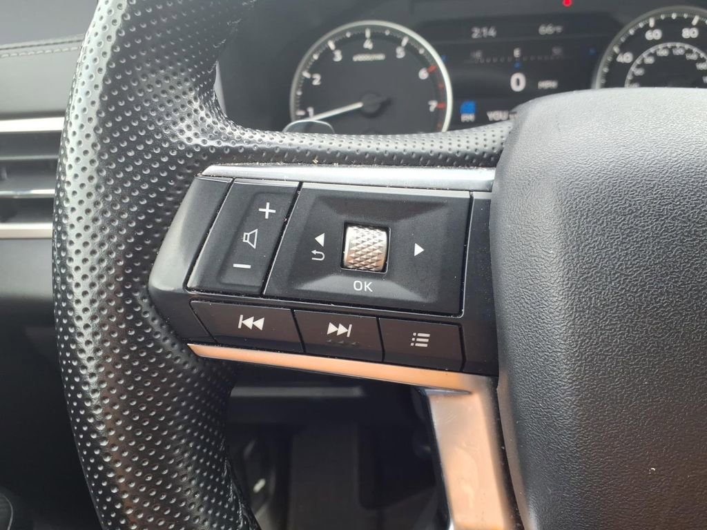 Used 2024 Mitsubishi Outlander SE Black Edition image 16