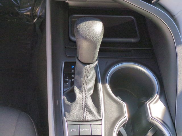 Used 2022 Toyota Camry LE image 24