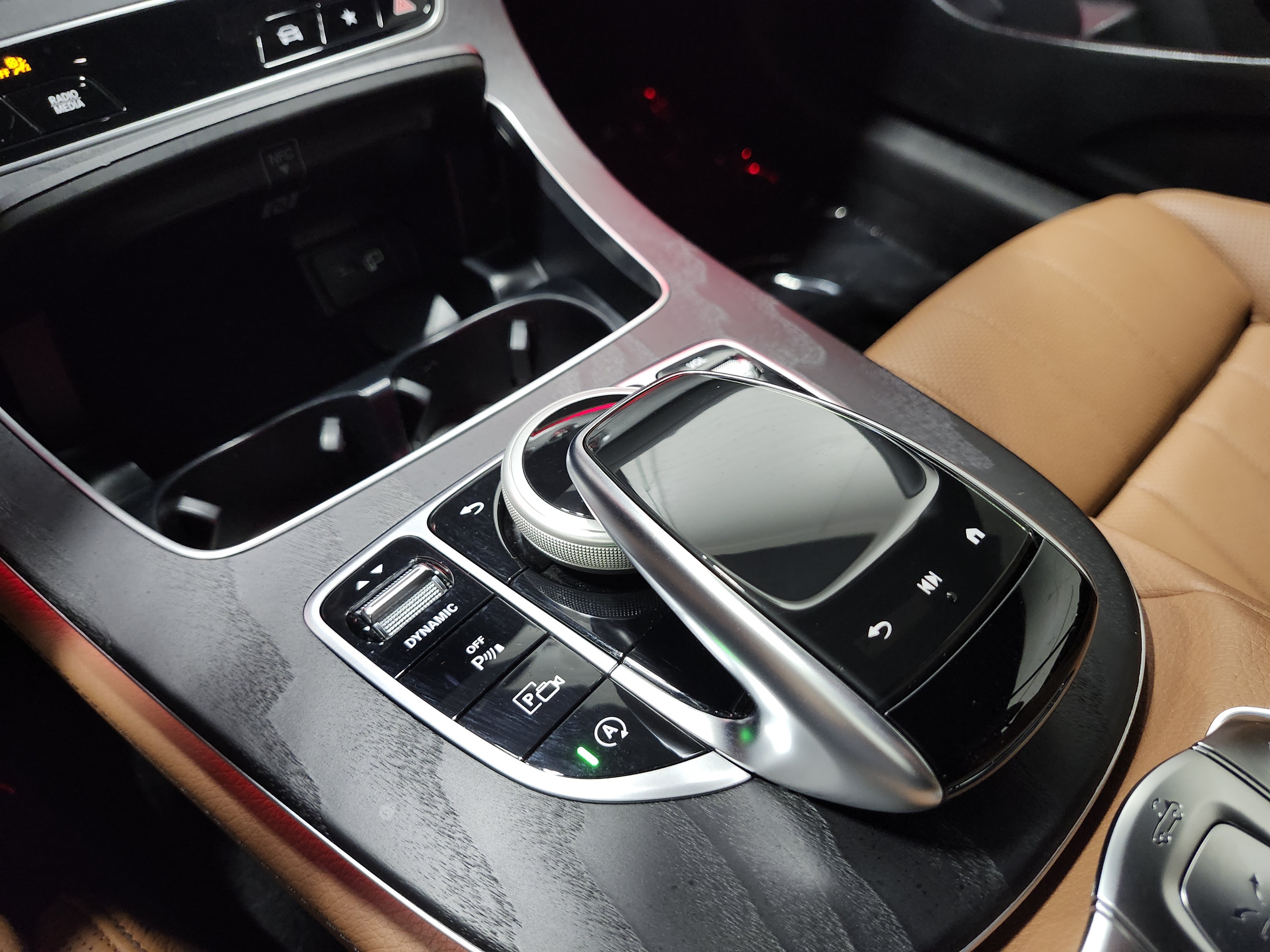 Used 2021 Mercedes-Benz E 450 4MATIC Cabriolet image 35