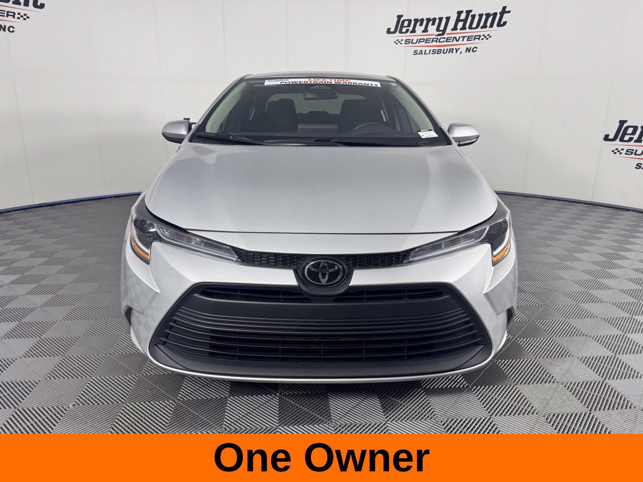 Used 2025 Toyota Corolla LE FWD image 4