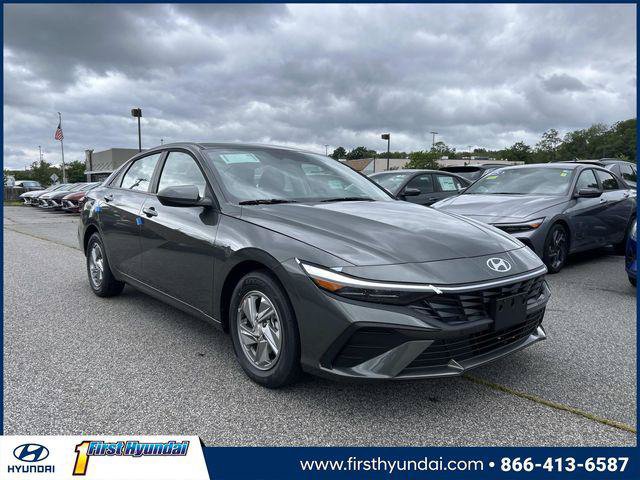 New 2026 Hyundai Elantra SE FWD image 1
