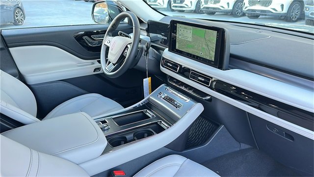 New 2026 Lincoln Aviator AWD image 5