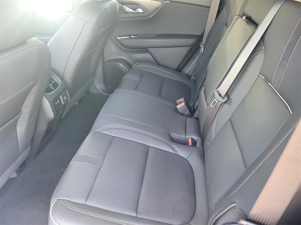 Certified 2025 Chevrolet Blazer Premier w/ Driver Confidence II Package image 6