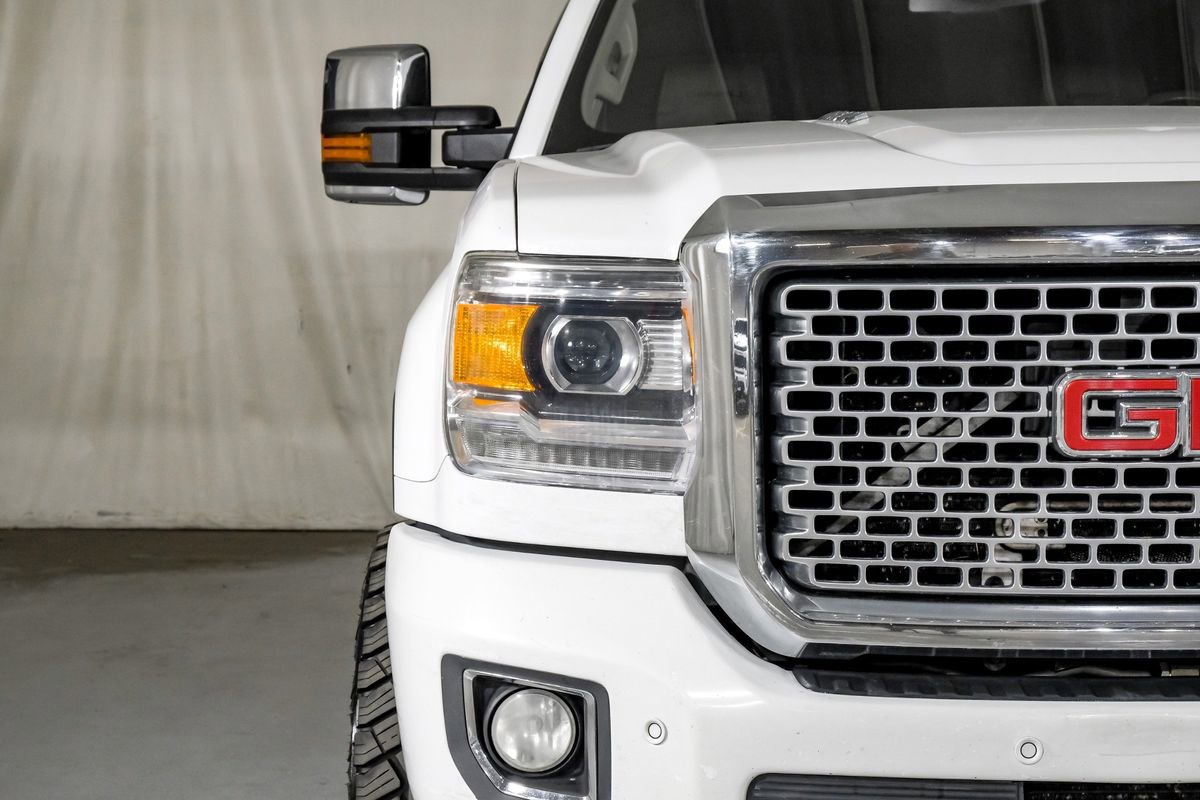 Used 2015 GMC Sierra 3500 Denali w/ Duramax Plus Package image 38
