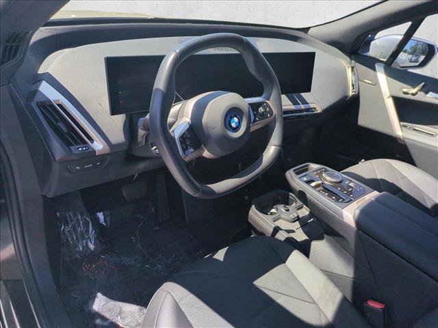 Used 2025 BMW iX xDrive50 w/ Premium Package AWD/4WD image 10