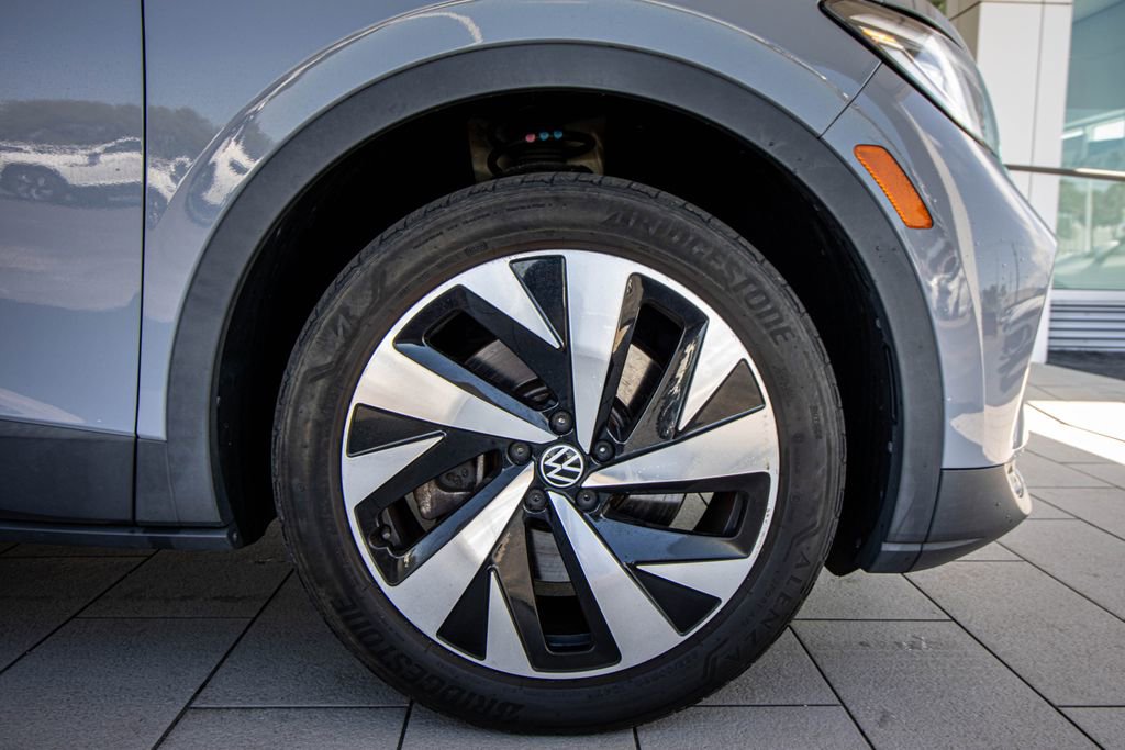 Certified 2022 Volkswagen ID.4 Pro S w/ Gradient Package image 5