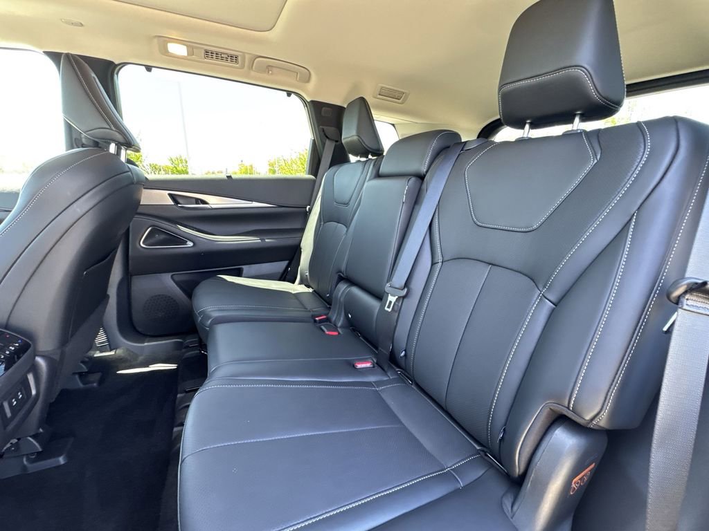 Certified 2026 INFINITI QX60 Luxe w/ Cargo Package AWD/4WD image 25