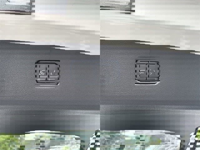 Used 2026 Genesis GV70 2.5T Advanced image 18