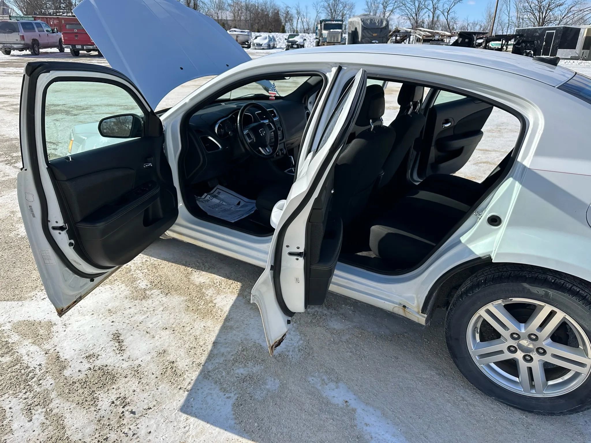 Used 2012 Dodge Avenger SXT image 10