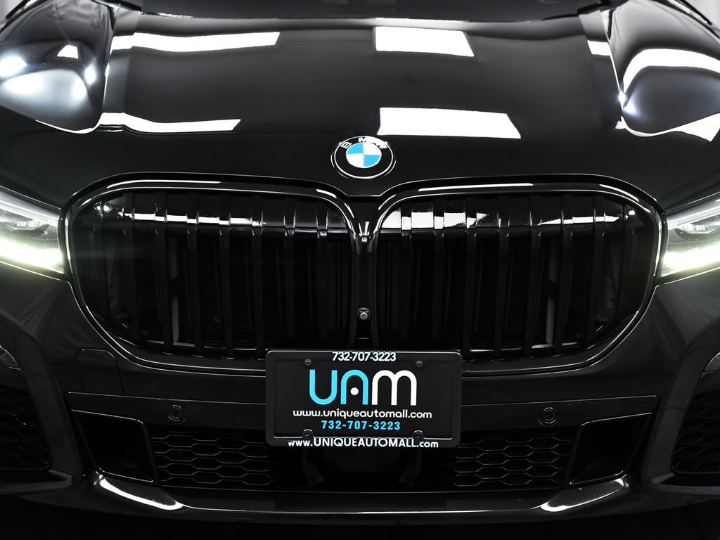 Used 2022 BMW M760i xDrive w/ Luxury Rear Seating Package AWD/4WD image 88