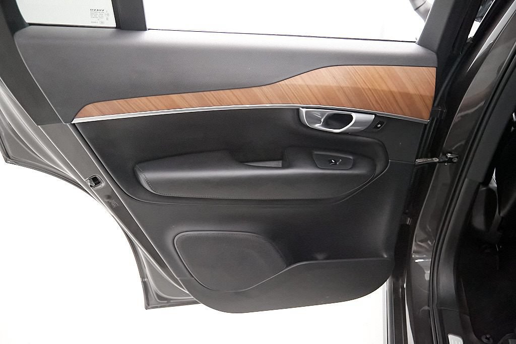Certified 2024 Volvo XC90 B6 Plus w/ Protection Package Premier AWD/4WD image 18