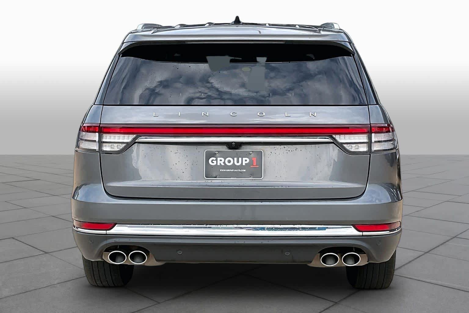 Used 2024 Lincoln Aviator Reserve AWD/4WD image 11