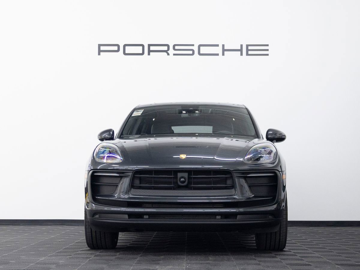 Certified 2026 Porsche Macan image 11