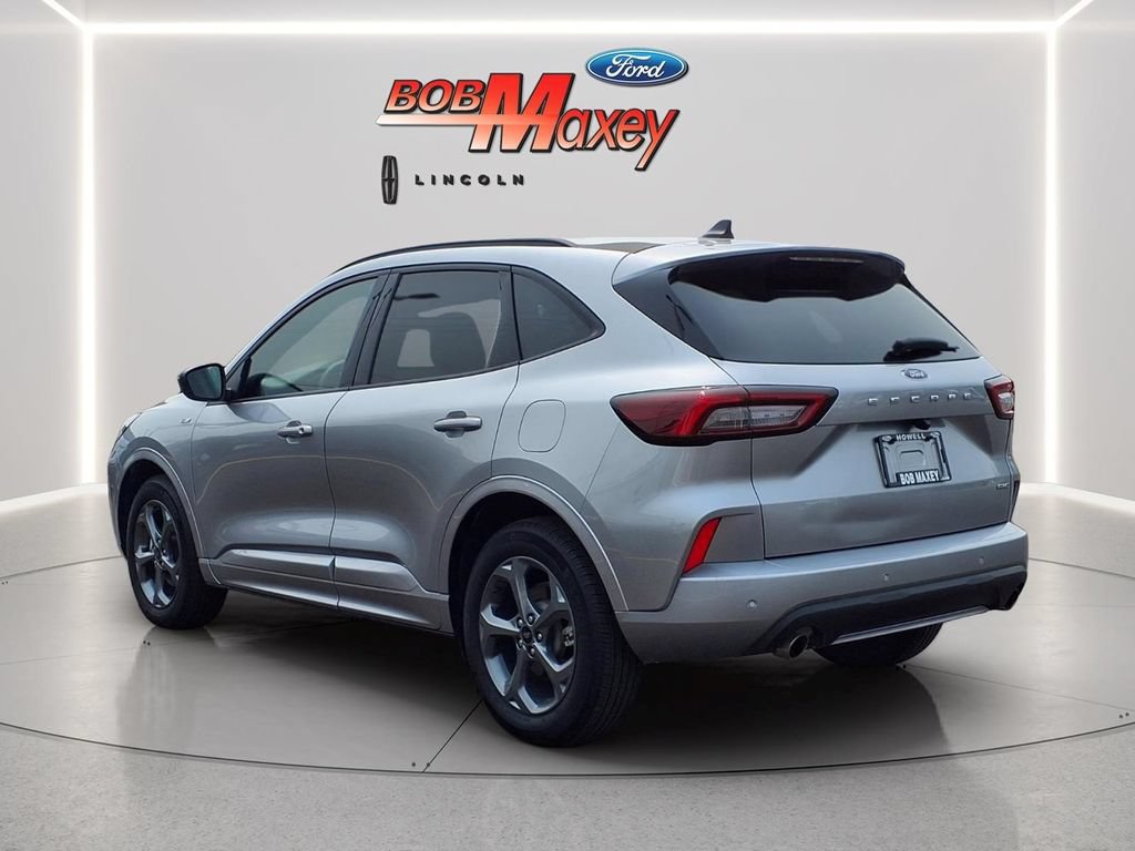 Used 2023 Ford Escape ST-Line w/ Tech Pack #1 AWD/4WD image 6
