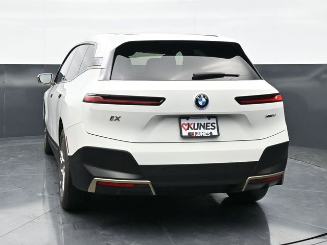 Used 2023 BMW iX xDrive50 AWD/4WD image 6