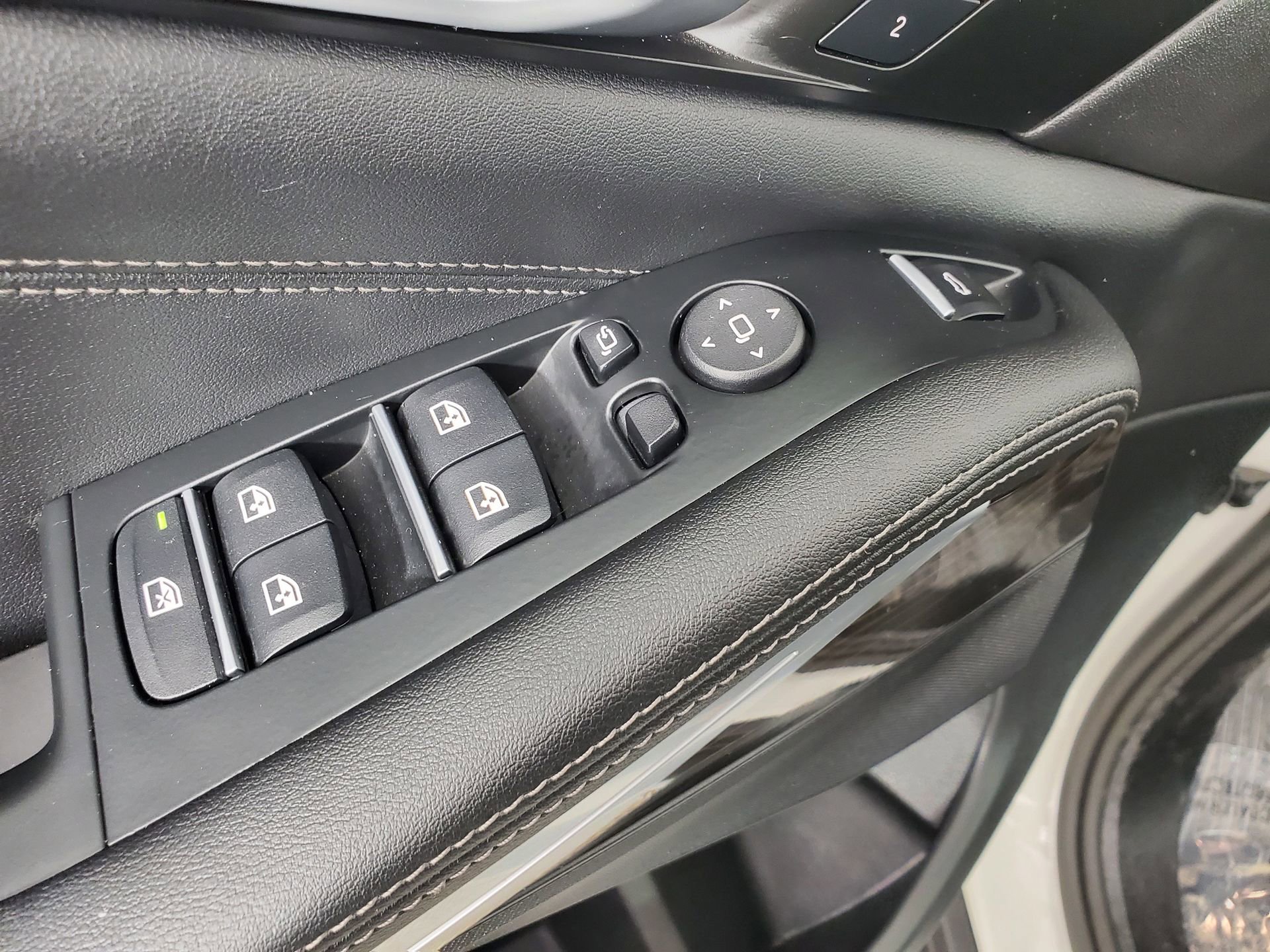 Used 2025 BMW X5 xDrive40i w/ Parking Assistance Package image 33