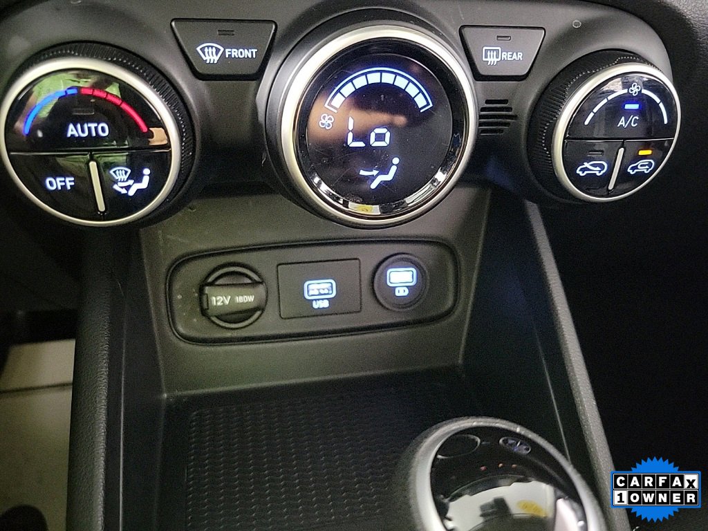 Used 2020 Hyundai Venue SEL image 24