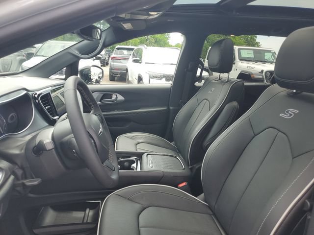 New 2026 Chrysler Pacifica Limited w/ S Appearance Package AWD/4WD image 19
