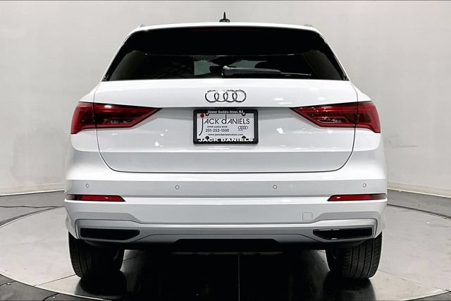 Used 2024 Audi Q3 2.0T Premium AWD/4WD image 3
