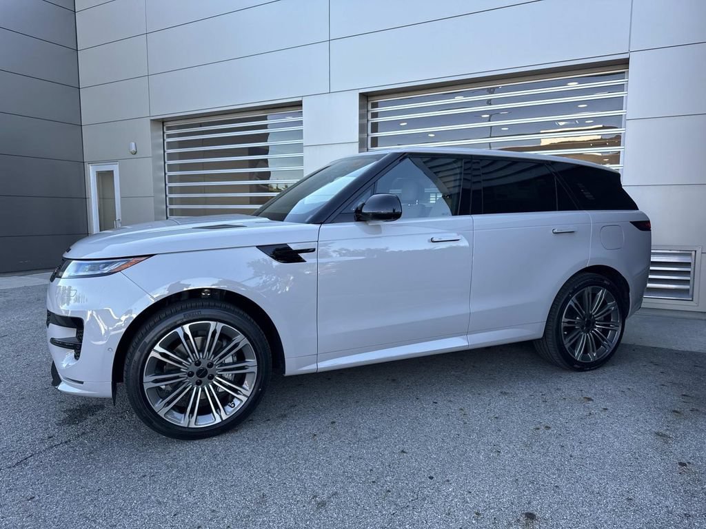 New 2026 Land Rover Range Rover Sport Dynamic SE AWD/4WD image 3