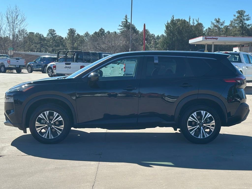 Used 2023 Nissan Rogue SV image 6