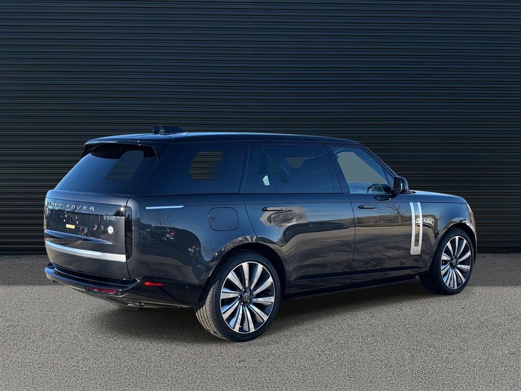 New 2025 Land Rover Range Rover SV image 6
