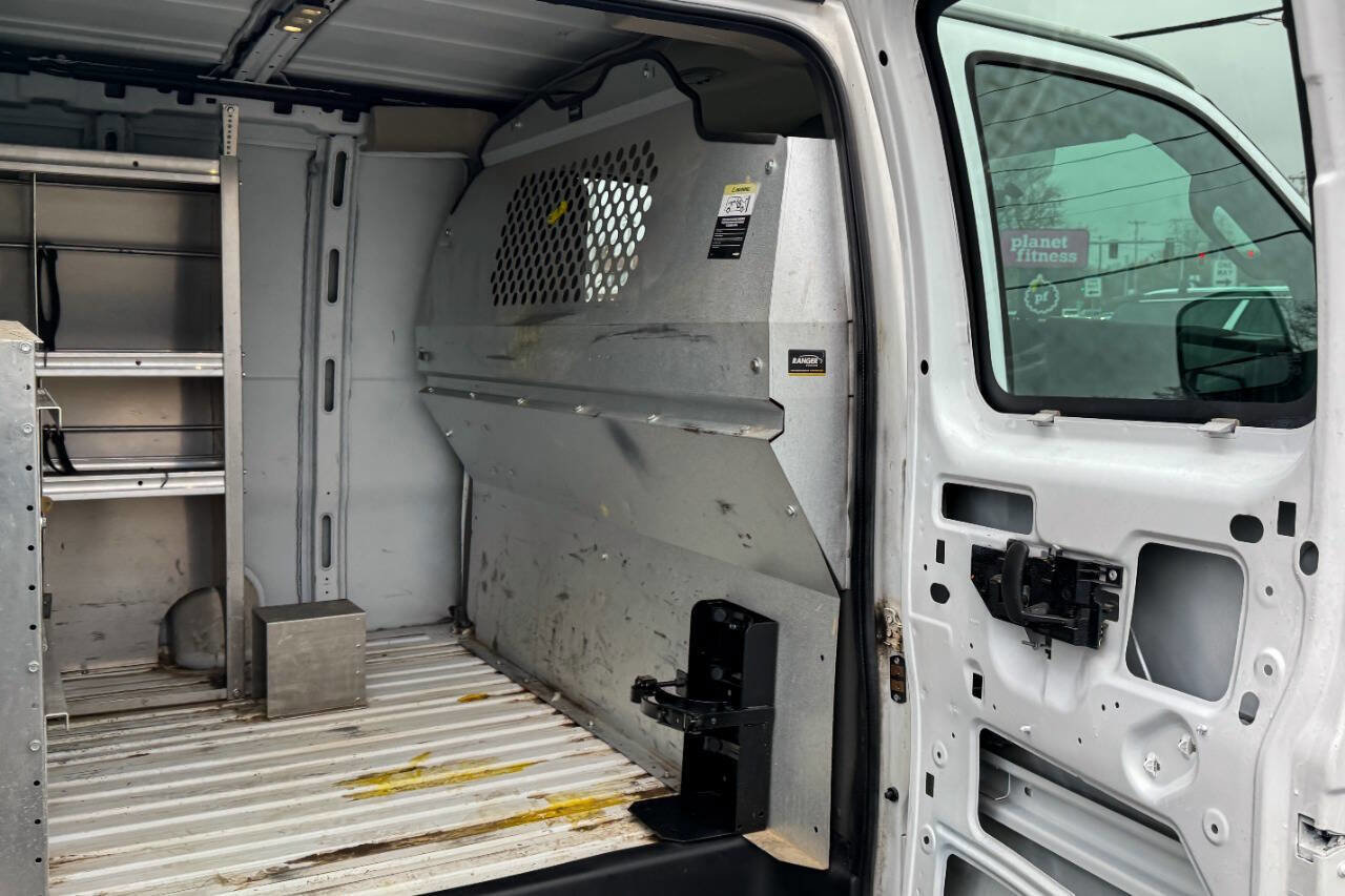 Used 2017 Chevrolet Express 2500 image 13
