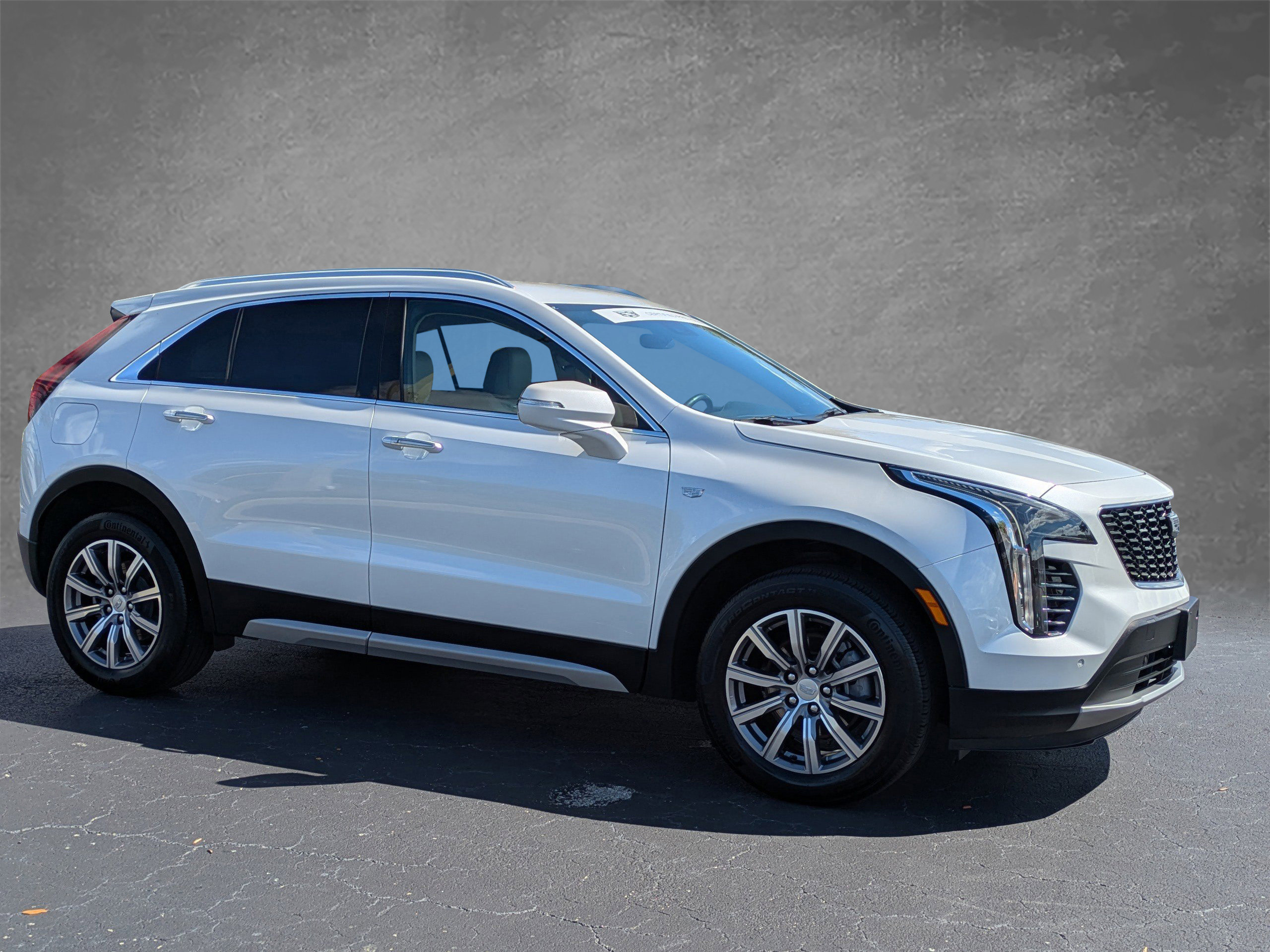Certified 2023 Cadillac XT4 Premium Luxury w/ LPO, Onyx Lite Package image 7