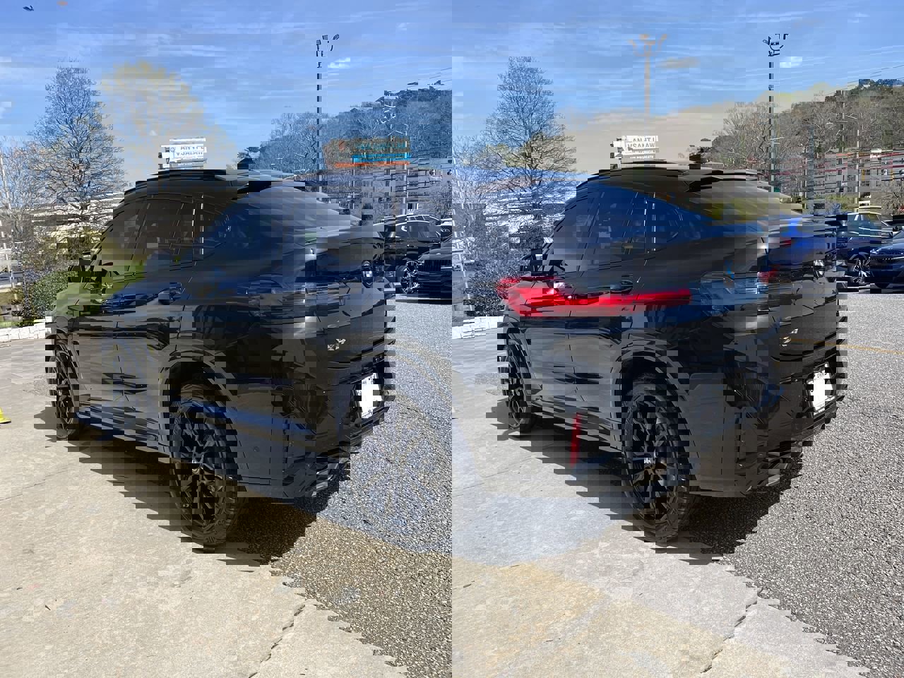 Certified 2025 BMW X4 xDrive30i image 6