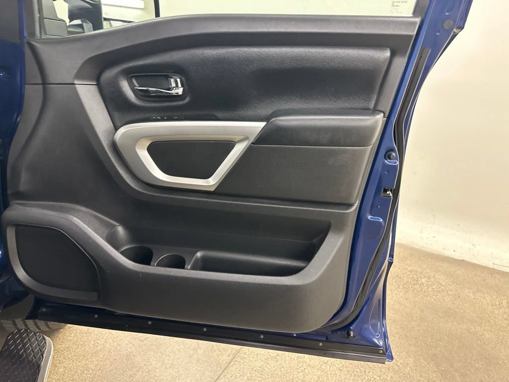 Used 2017 Nissan Titan SV RWD image 24