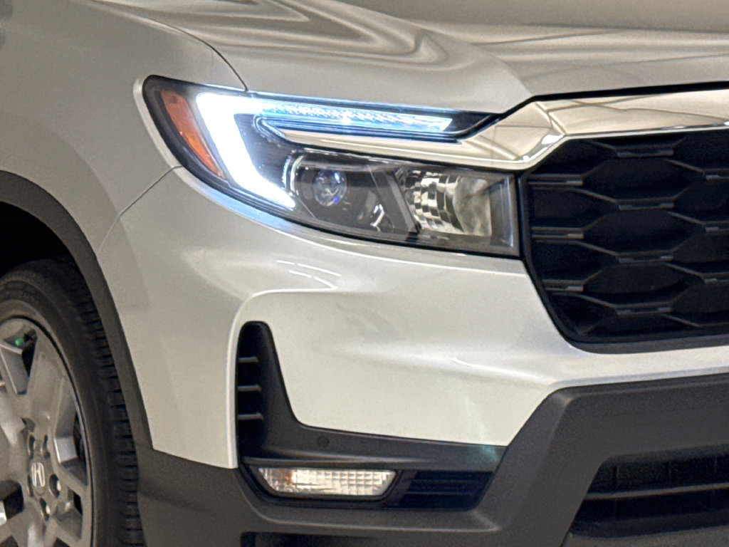 Used 2023 Honda Passport EX-L image 5