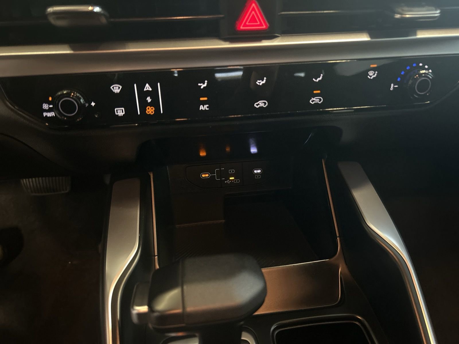 Used 2025 Kia Sorento LX image 27