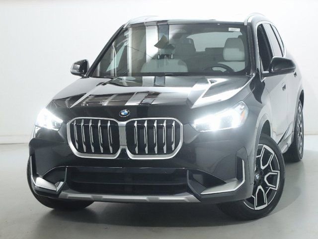 Used 2026 BMW X1 xDrive28i image 3