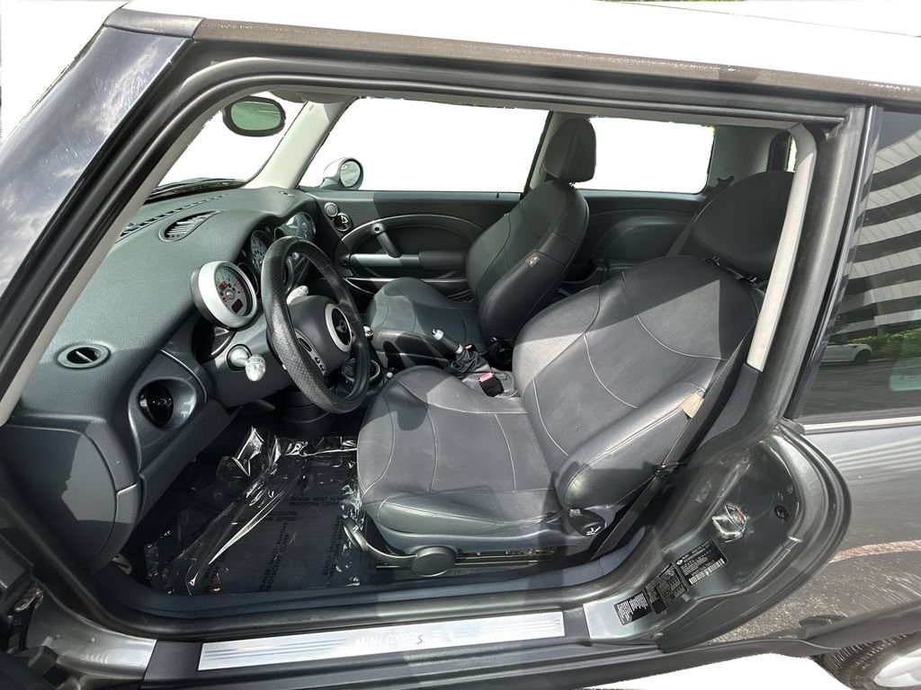 Used 2004 MINI Cooper S FWD image 13