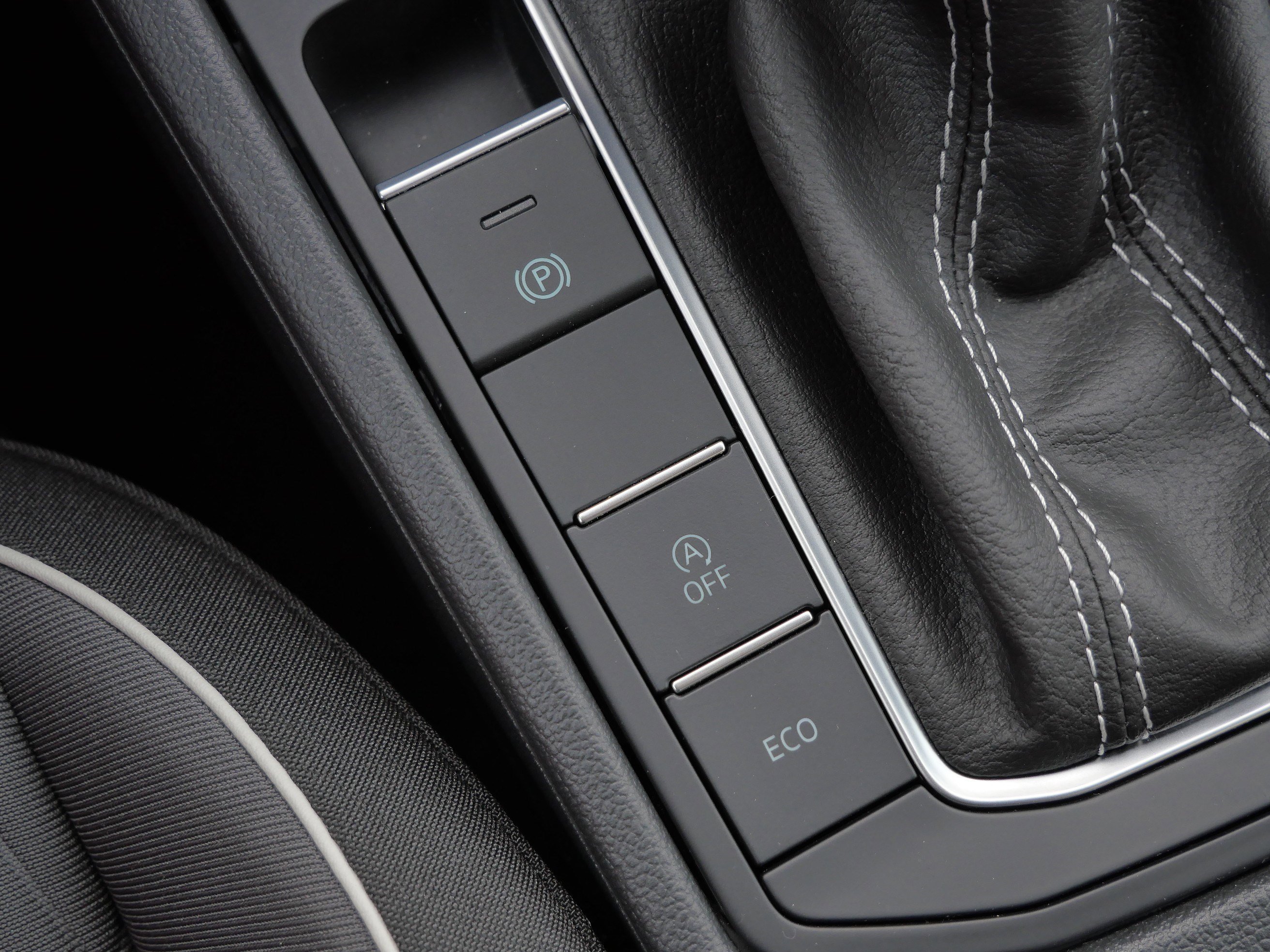 Certified 2025 Volkswagen Jetta Sport image 27