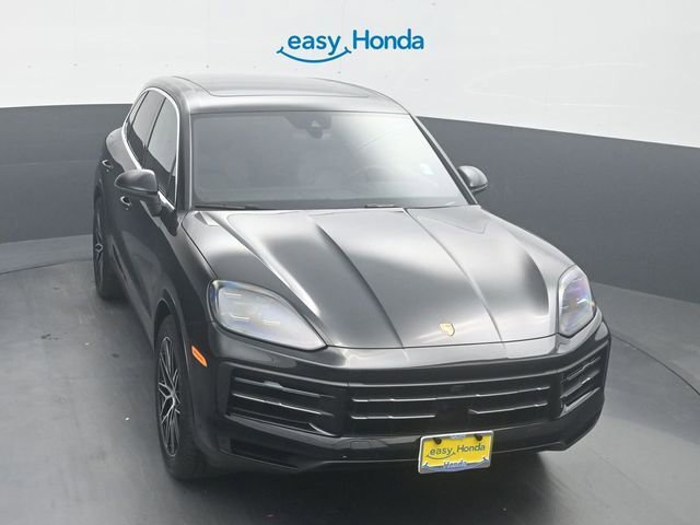 Used 2025 Porsche Cayenne image 20