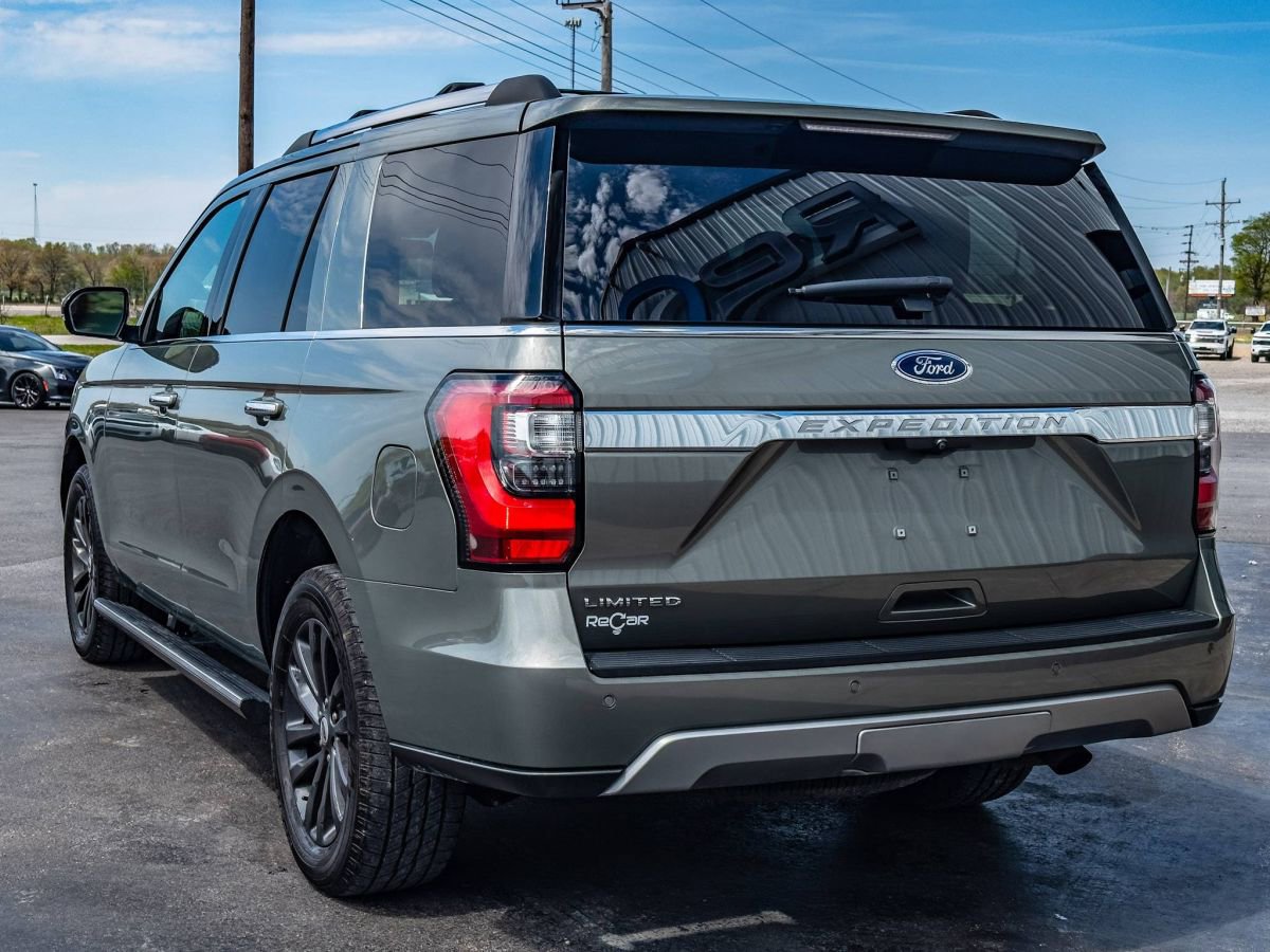 Used 2019 Ford Expedition Limited w/ Equipment Group 301A AWD/4WD image 3