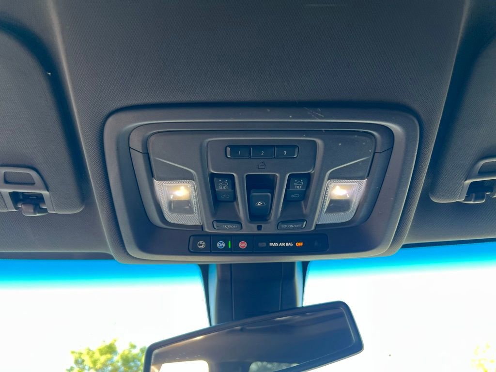 Used 2019 Chevrolet Silverado 1500 LTZ w/ LTZ Premium Package AWD/4WD image 40