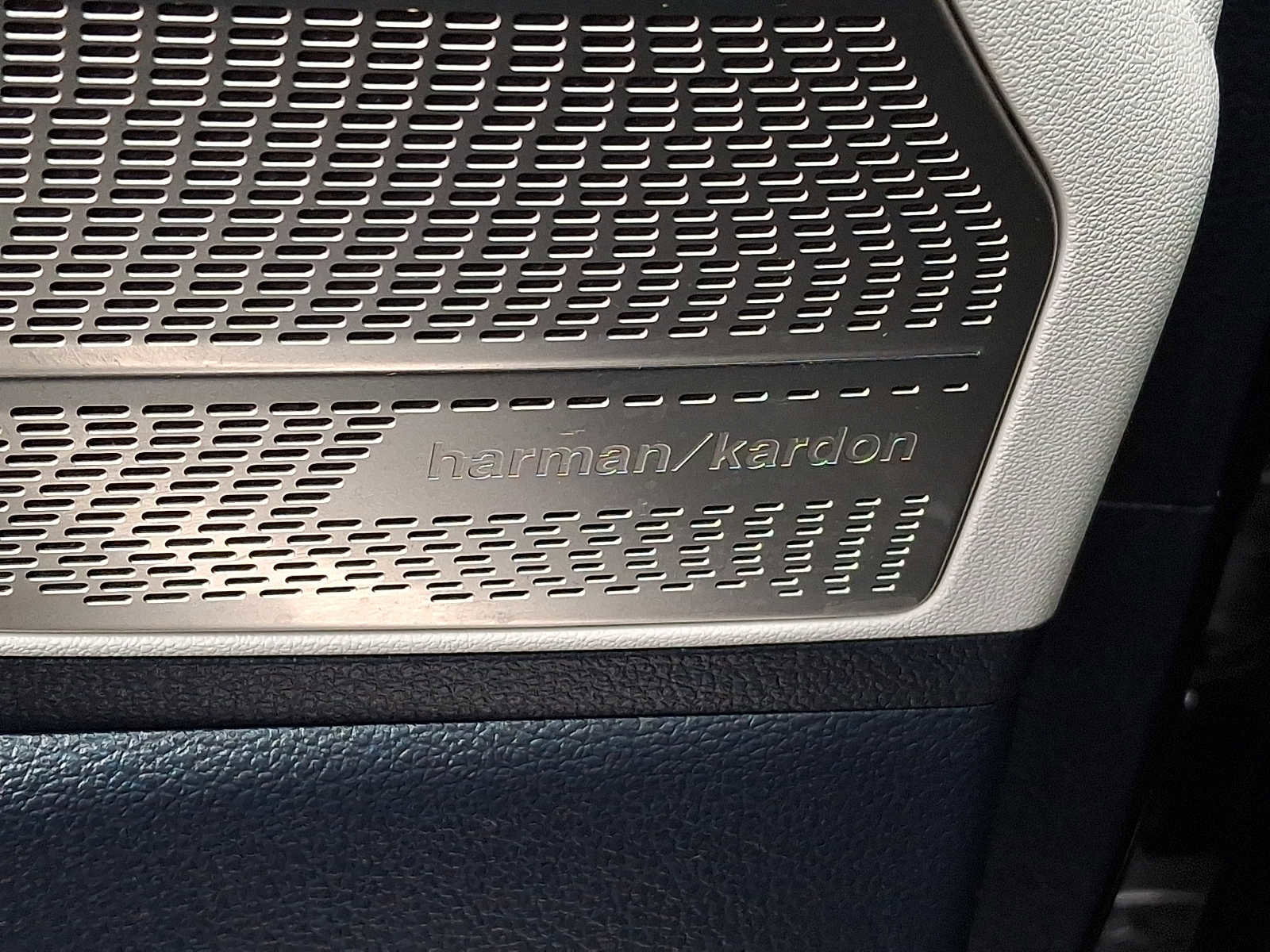 Used 2023 Hyundai Palisade Calligraphy image 27