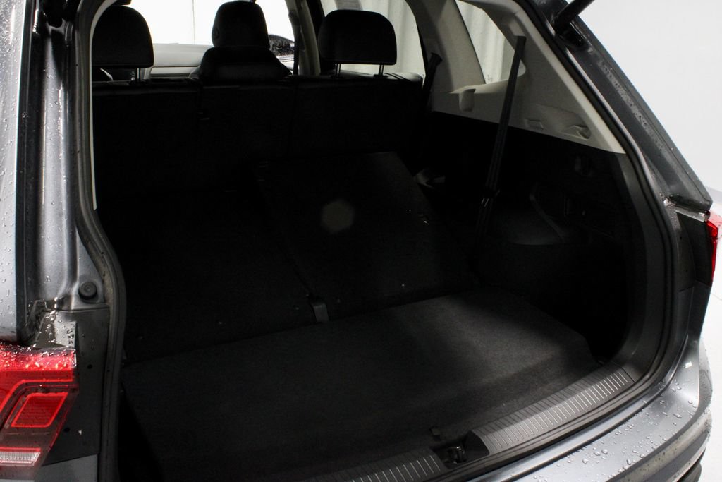 Used 2024 Volkswagen Tiguan SE FWD image 13