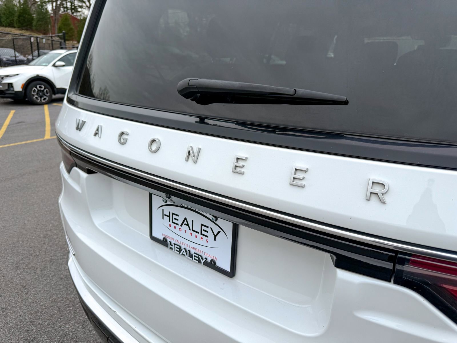 Used 2023 Jeep Wagoneer Series III w/ Preferred Equipment Group AWD/4WD image 12